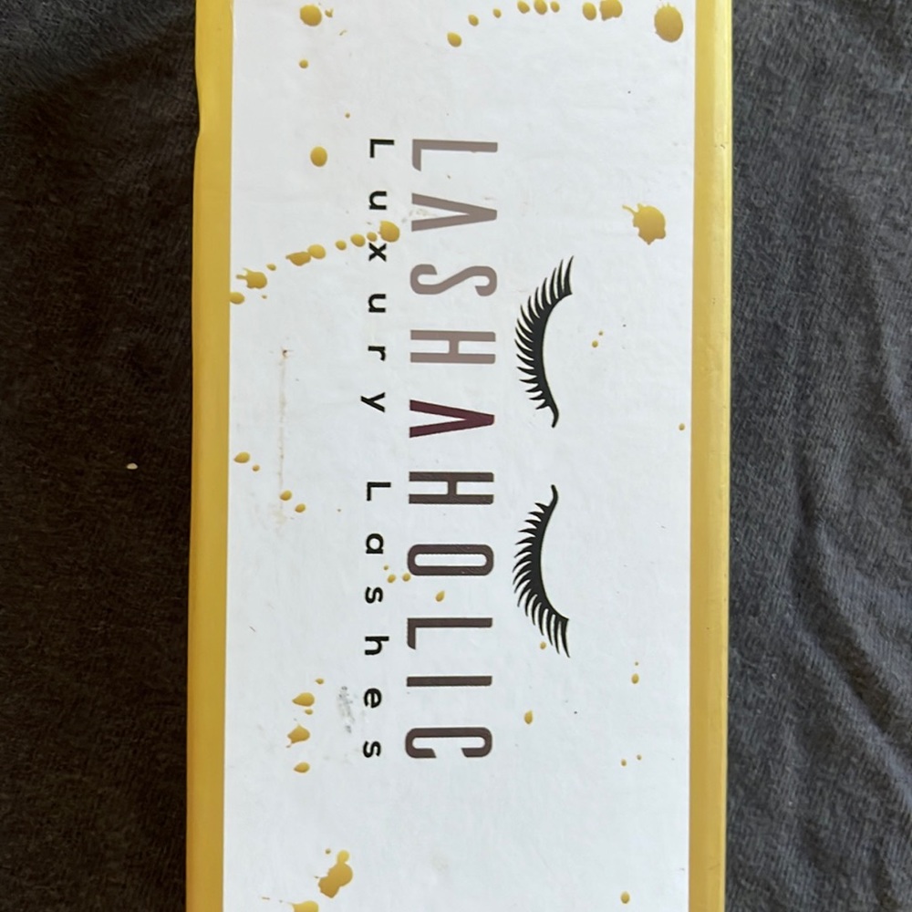 Lashaholic Luxury Lashes in Instagram